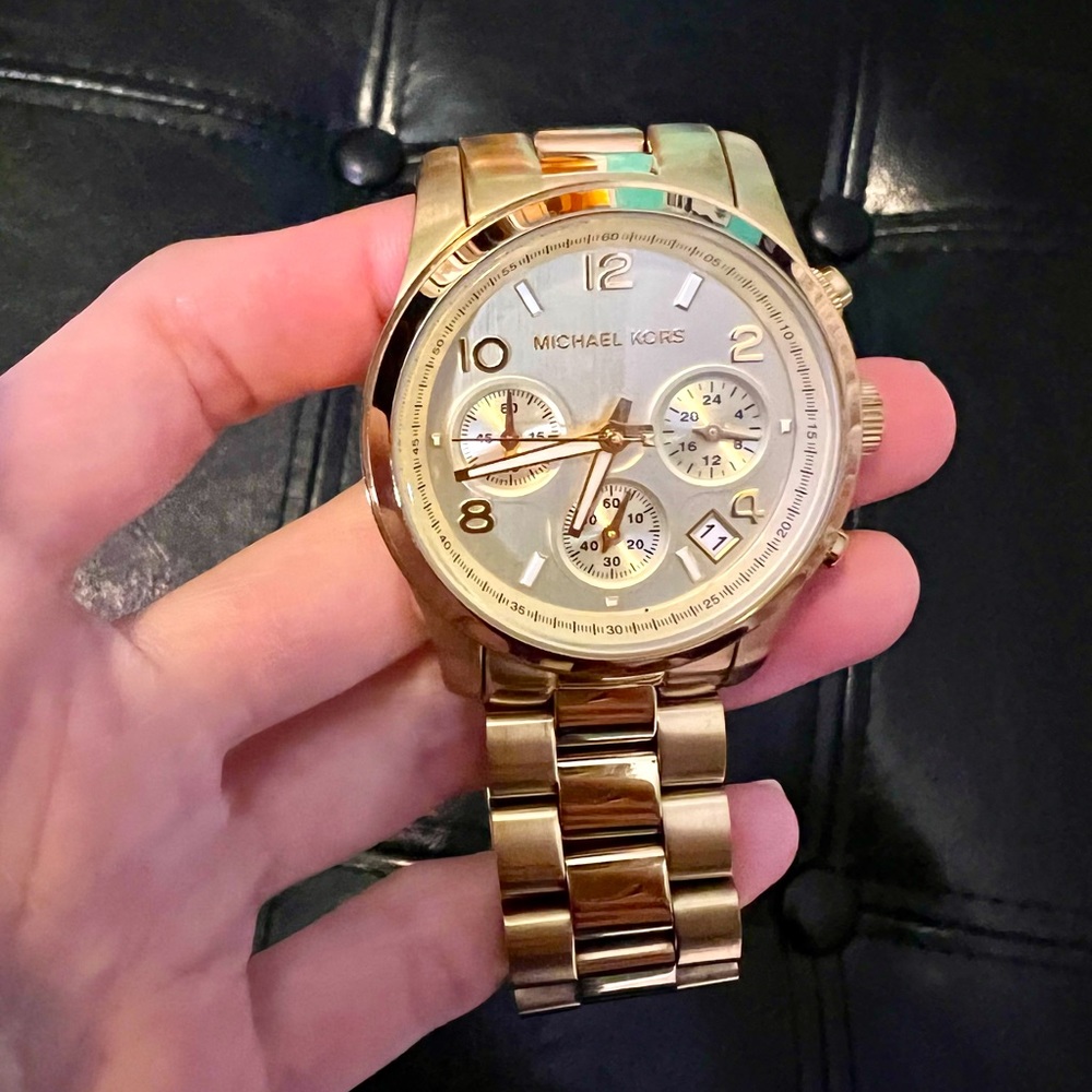 Preowned Michael Kors women watch gold tone ⭐️⭐️⭐️ - Picture 1 of 11